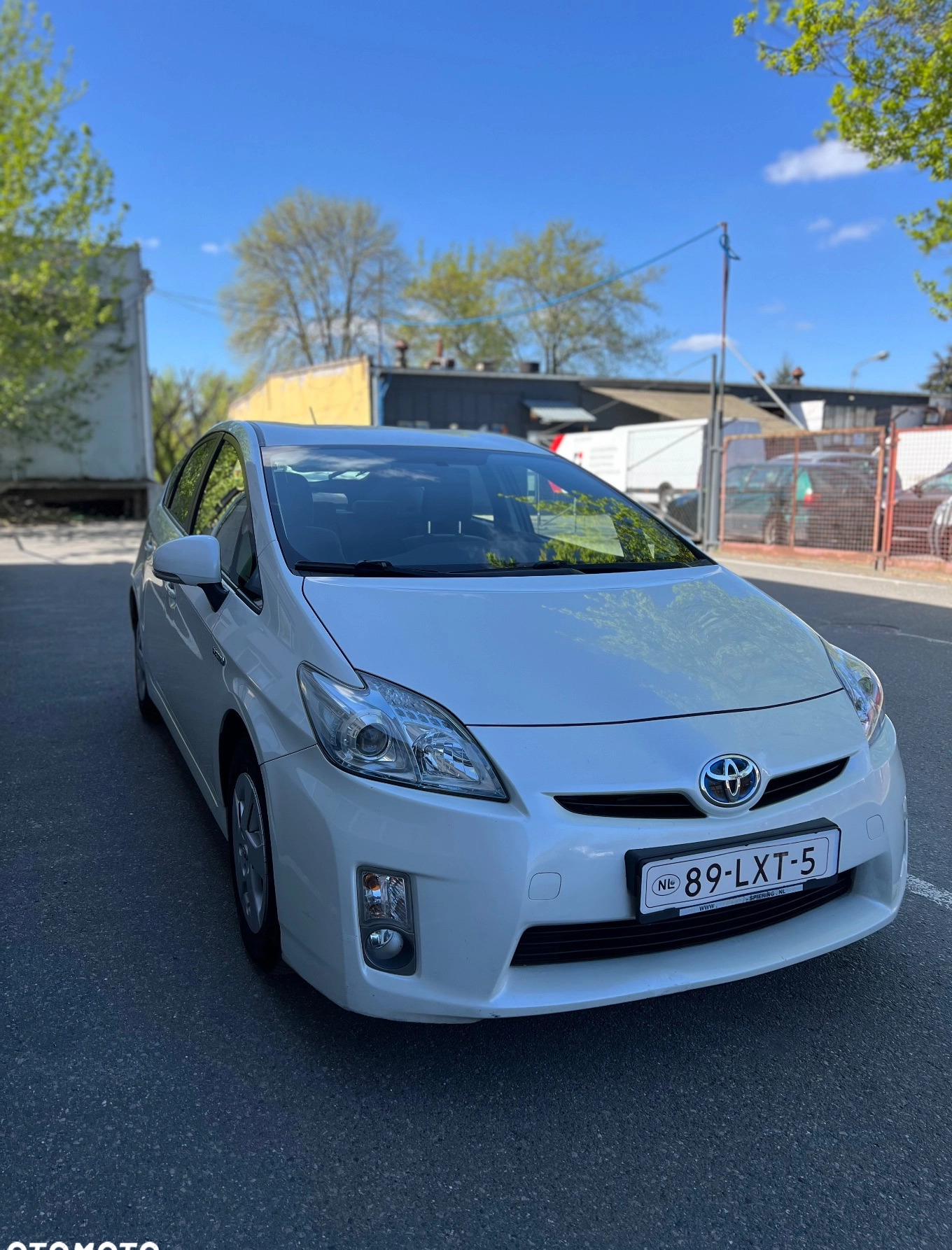 Toyota Prius cena 33500 przebieg: 266000, rok produkcji 2010 z Warszawa małe 106